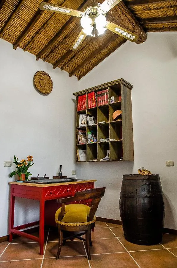 Nocleg ze śniadaniem Bed and Breakfast Perd'E Fogu Domusnovas
